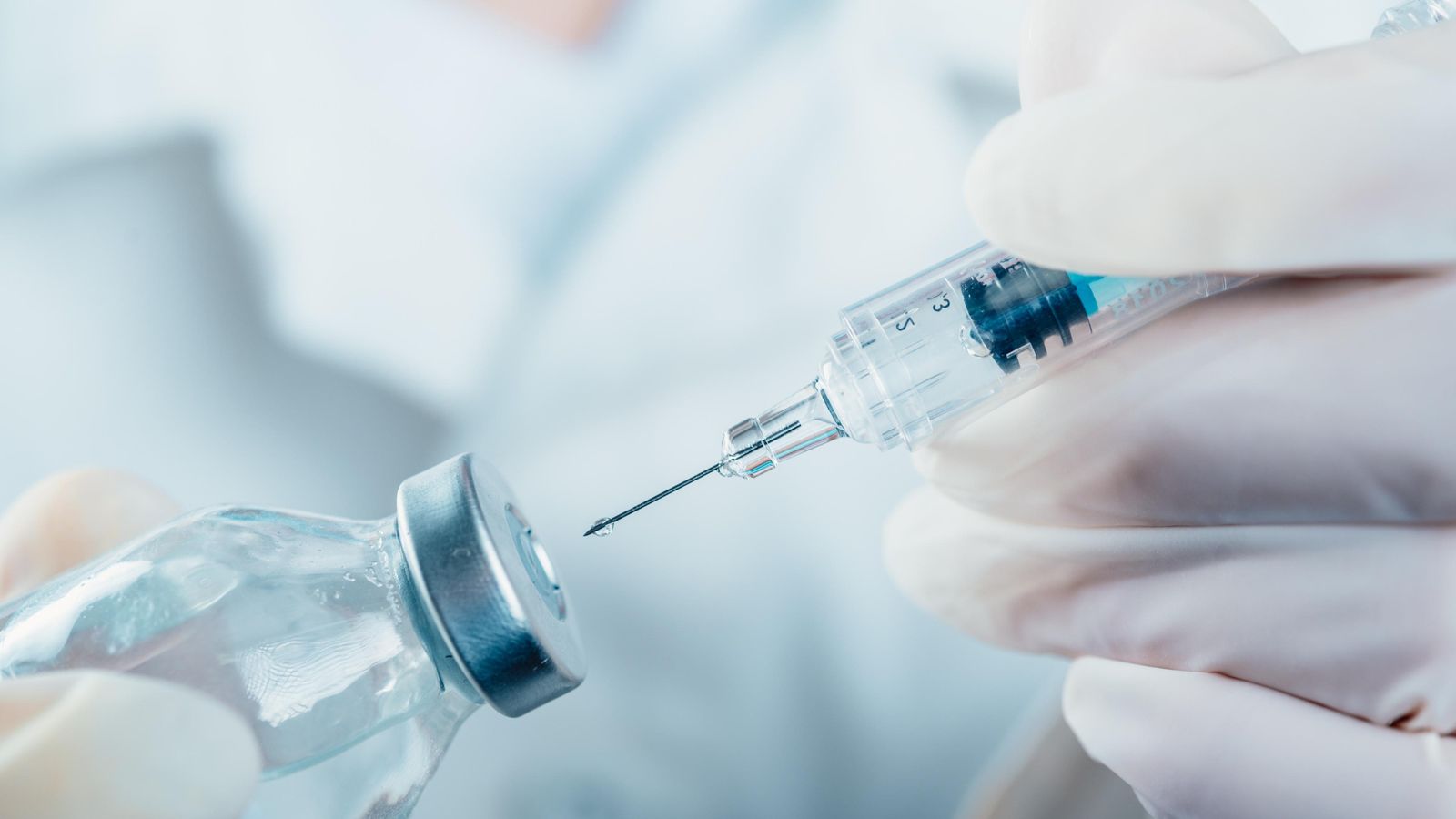 Imatge d'arxiu d'un medicament amb xeringa