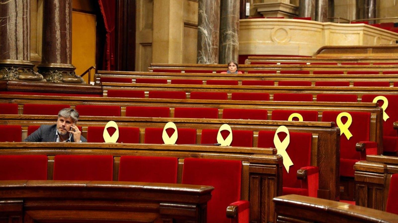 El portaveu de JxCAT en el Parlament, Albert Batet, a l'espera del començament del ple