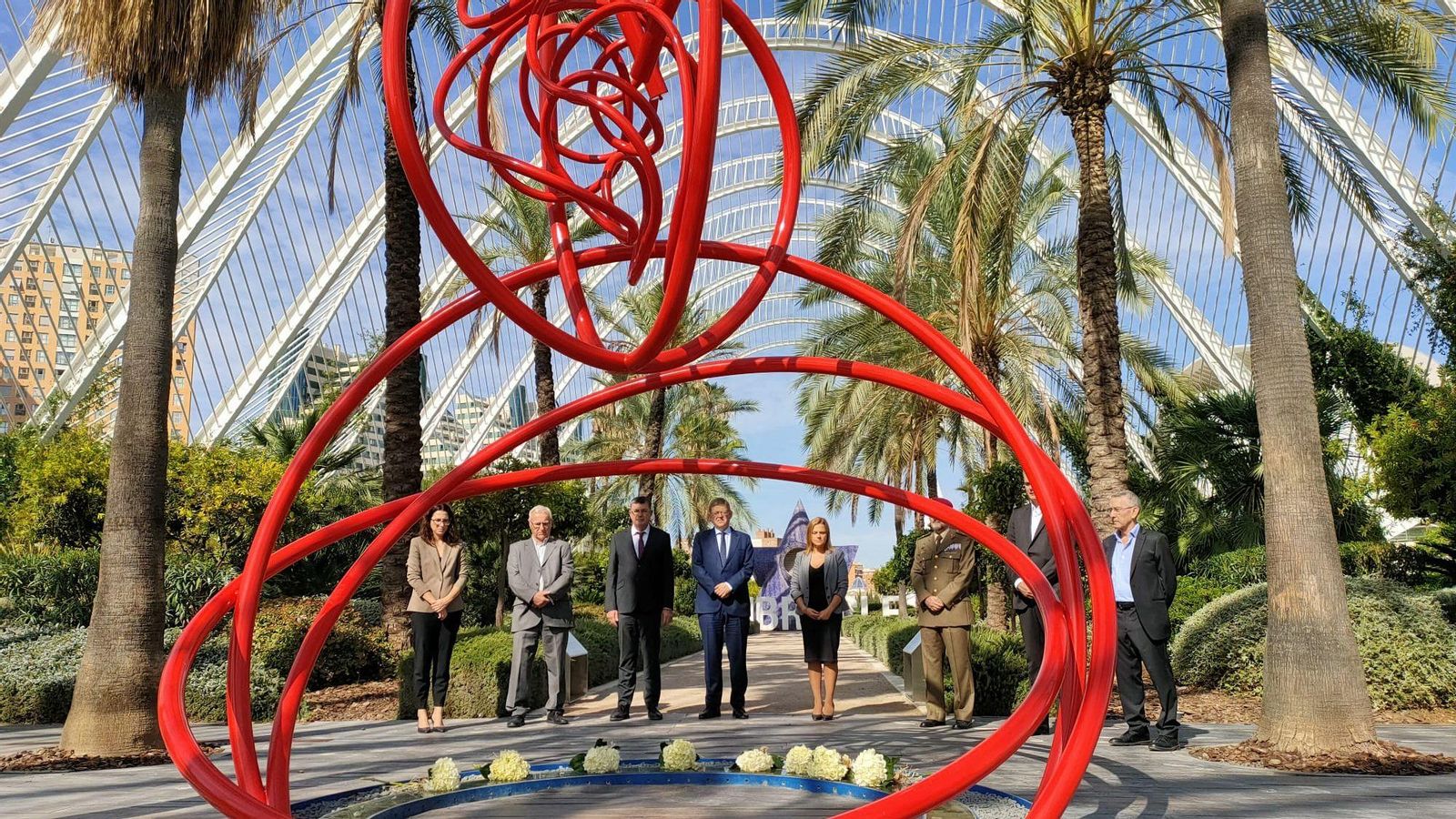 Homenatge en el monument “El record de la terra”