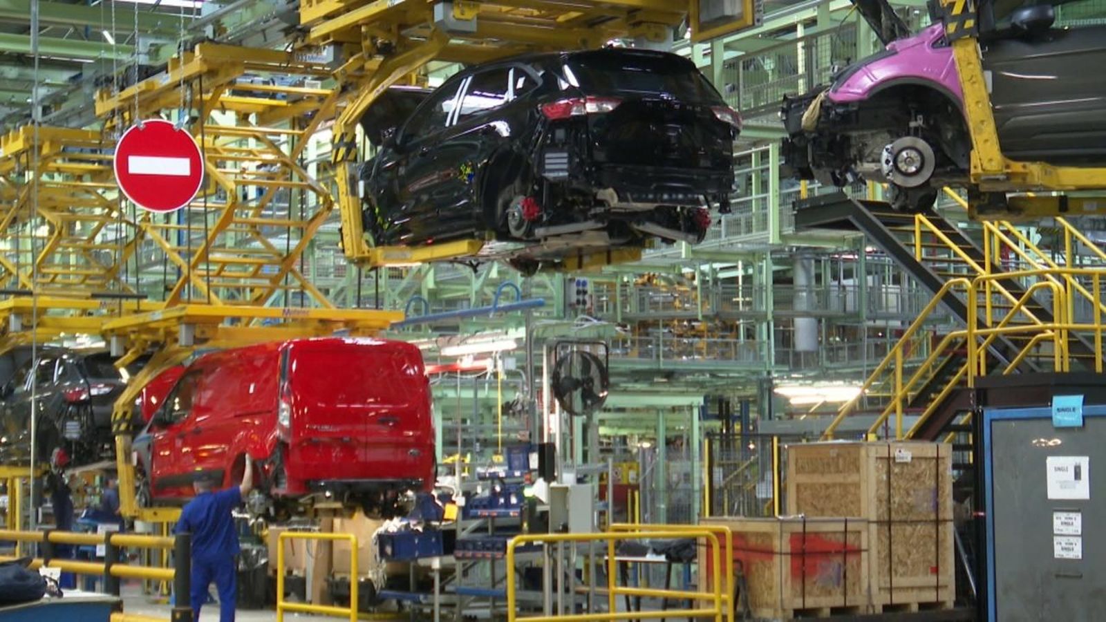 A Ford Almusafes treballen més de 6.000 treballadors directes i 25.000 indirectes