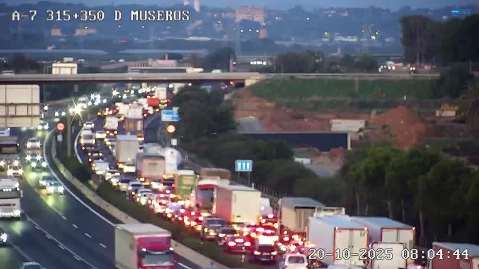 Monumental embús este dilluns a l'A-7
