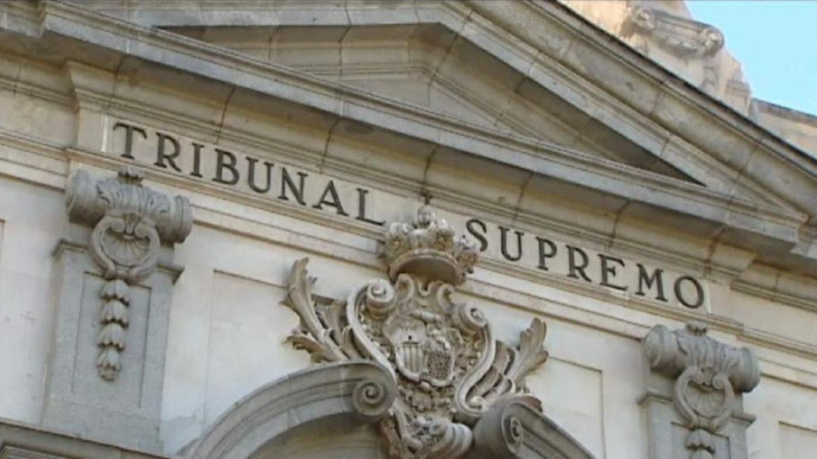 El Tribunal Suprem revisa el ple en què es va aprovar que els clients pagaren els impostos de la hipoteca