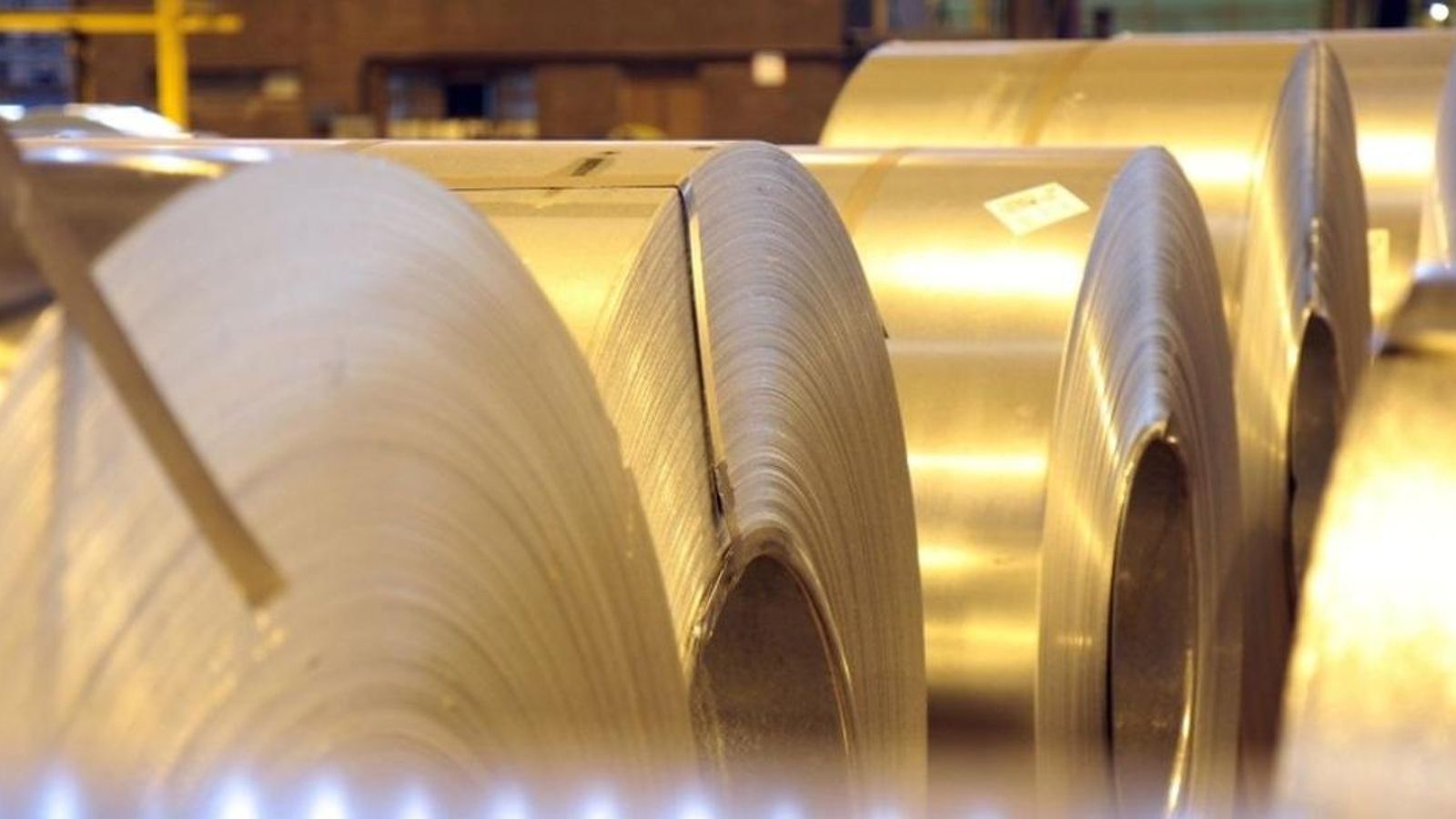 Bovines de metall a la planta d'AcelorMittal de Sagunt en una imatge d'arxiu