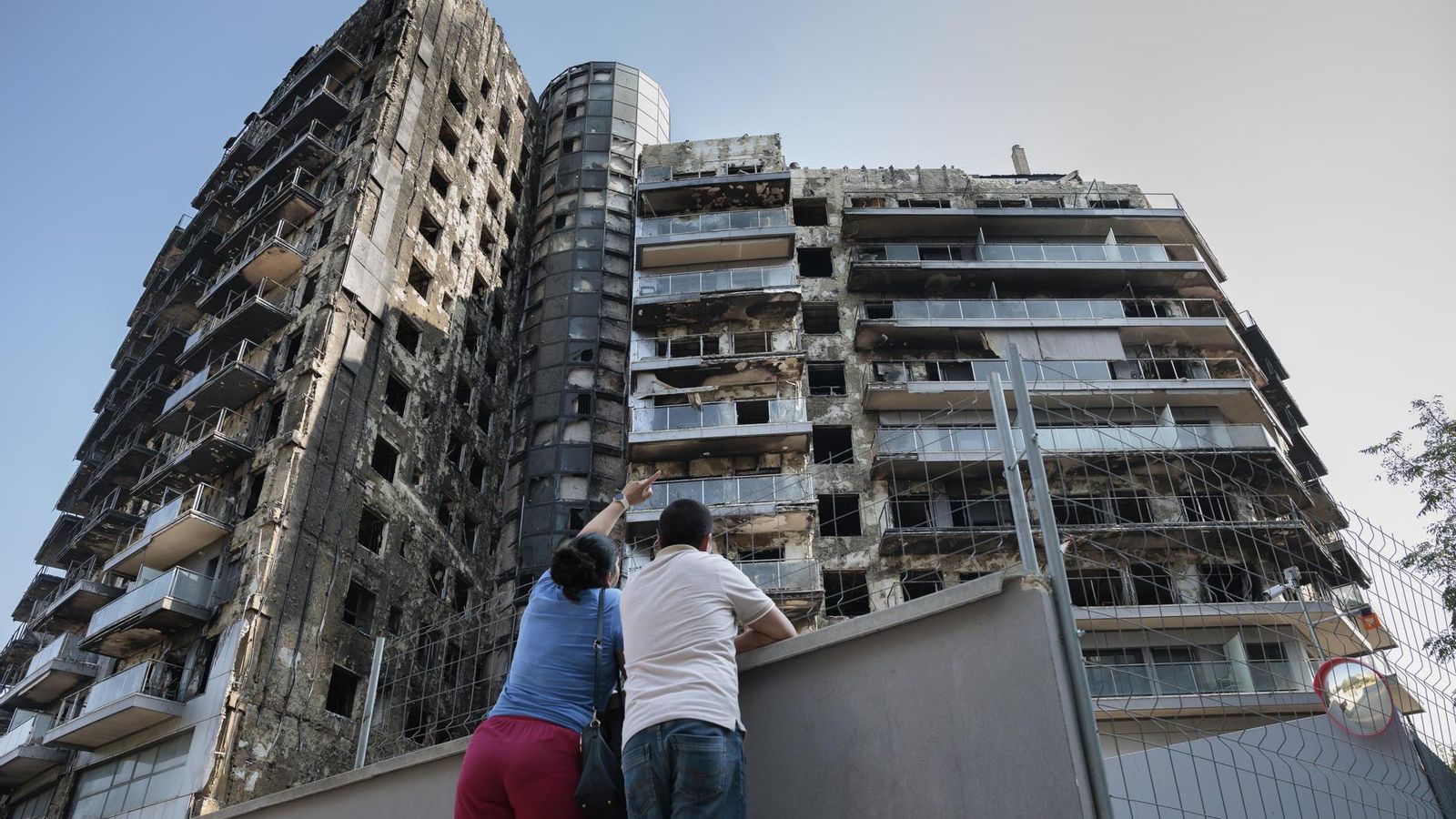 L'incendi de l'edifici de Campanar compleix mig any