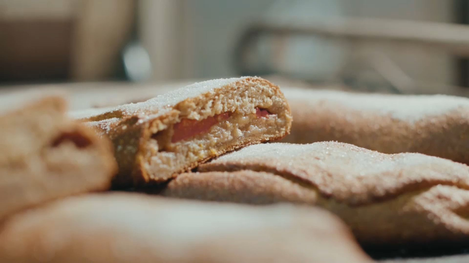 És un dolç típic de la cuina de Vinarós, que s'ha recuperta recentment als forns d'aquest poble del Baix Mestrat