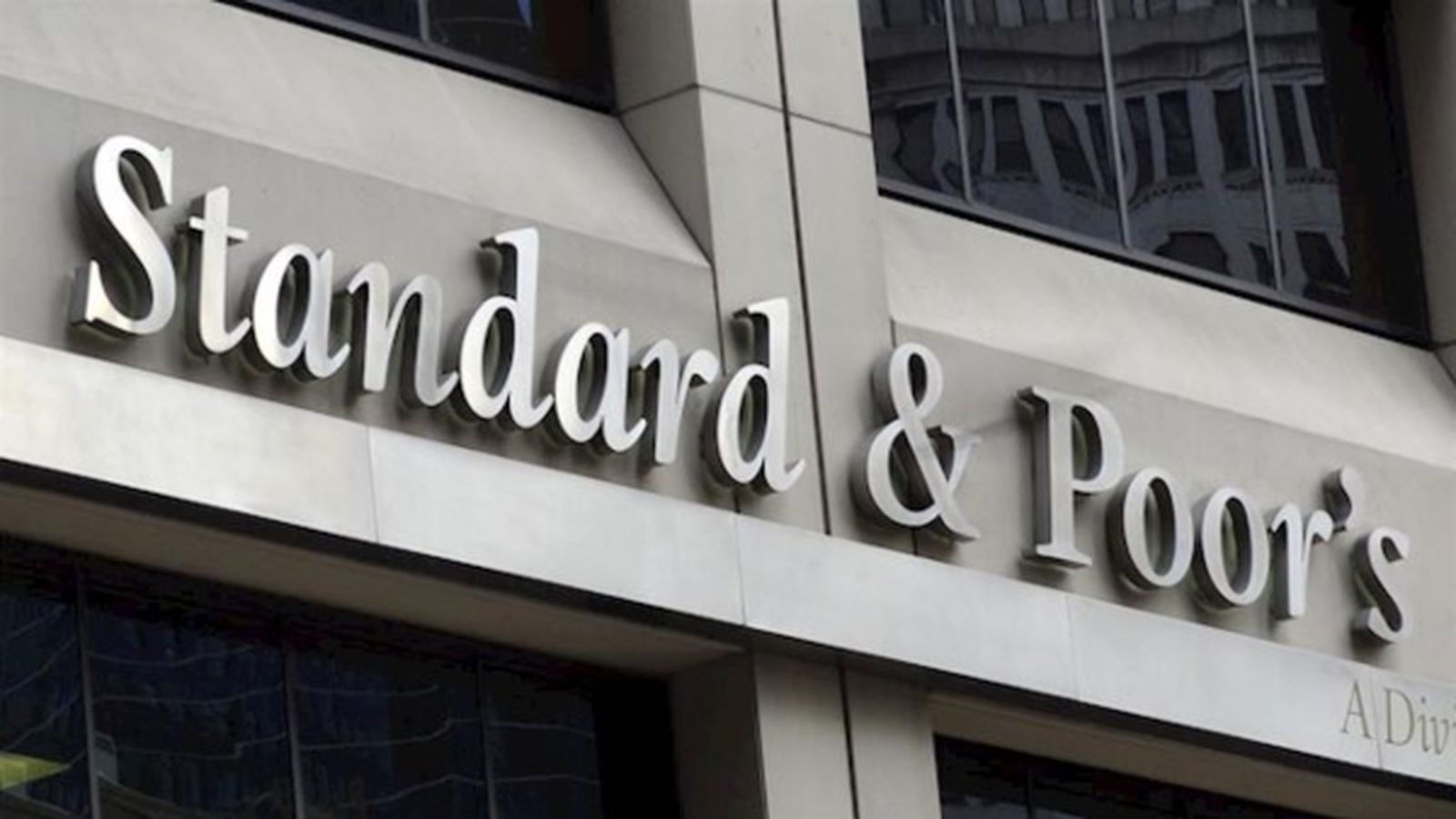 Standard & Poor’s manté el ràting de solvència d’Espanya tot i la crisi del coronavirus