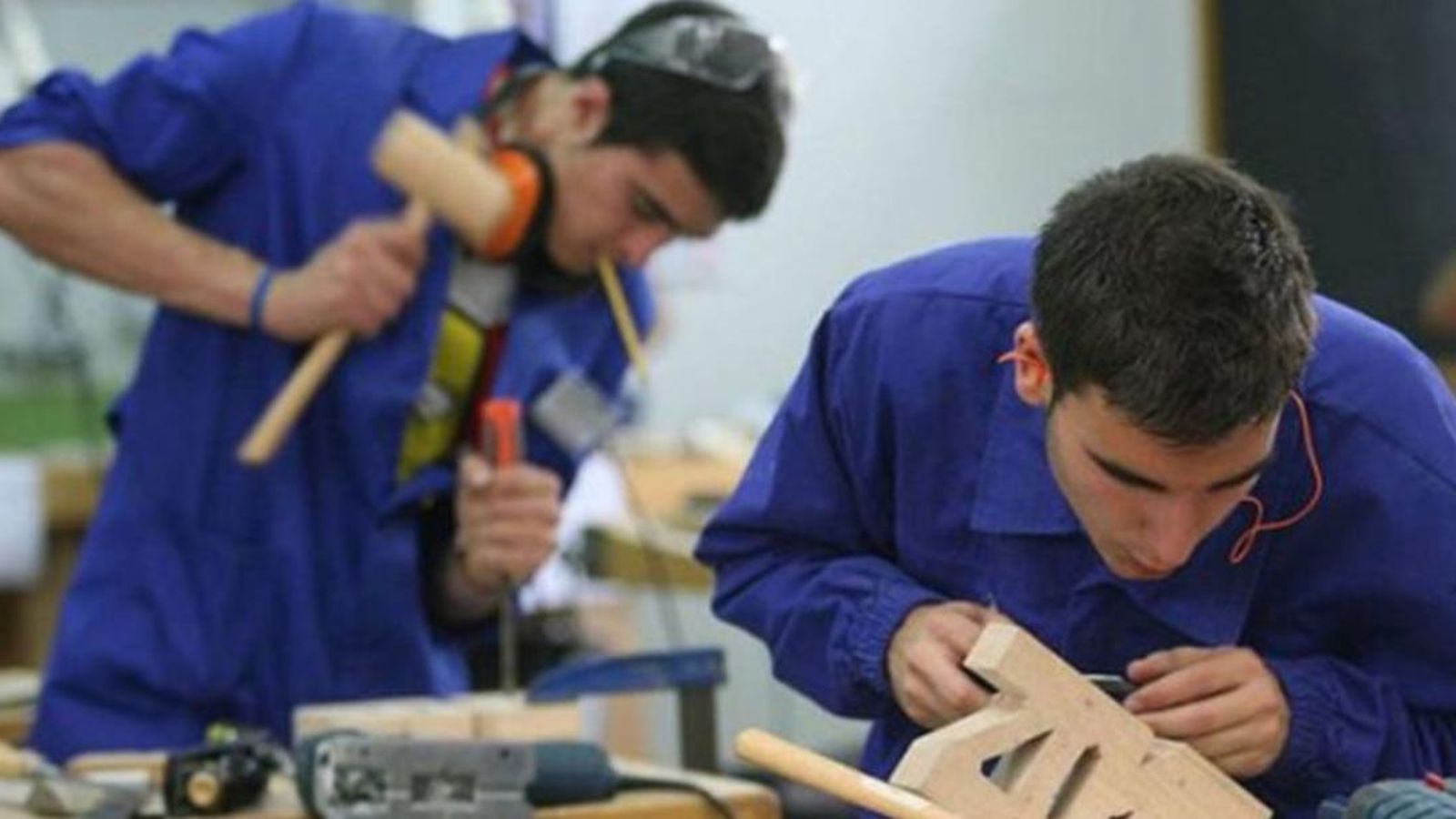 El nombre de ‘ninis’ baixa al 15,3% en 2018, set punts menys que en 2013