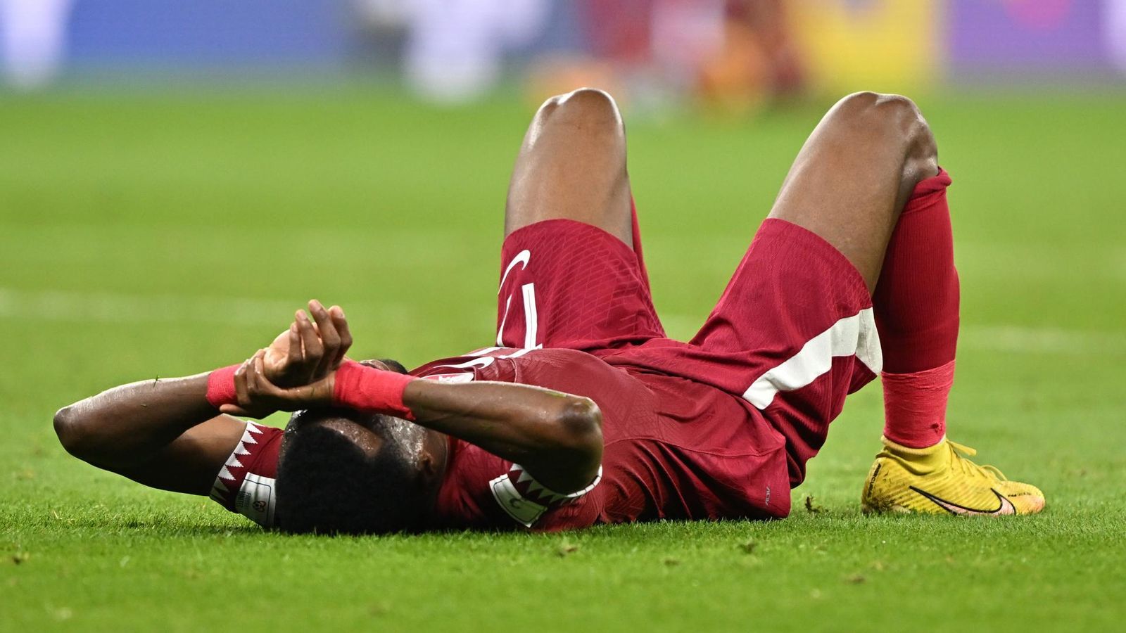 Ismail Mohamad es lamenta després de la derrota contra el Senegal