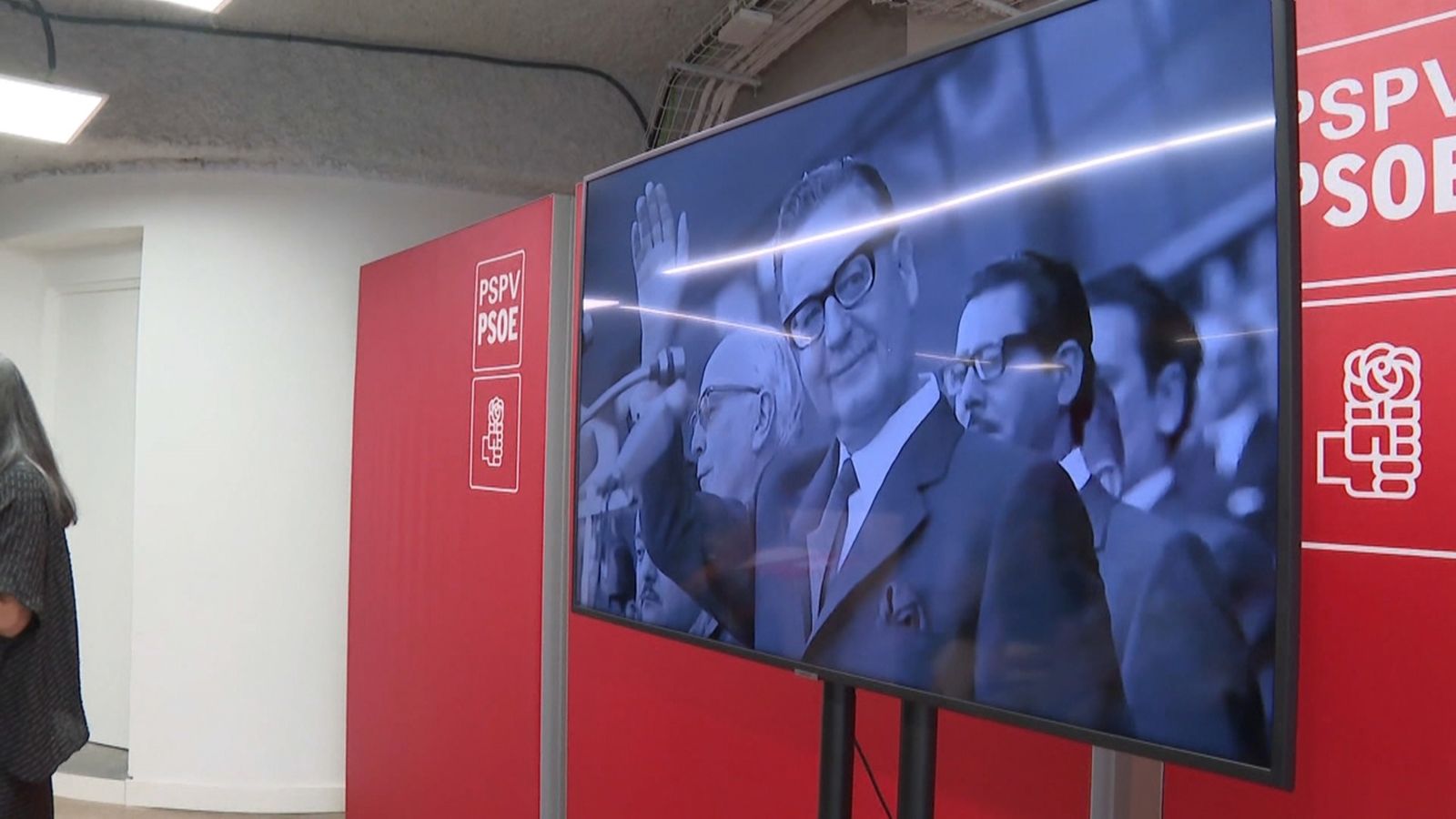 Una fotografia de Salvador Allende en l'homenatge organitzat pel PSPV