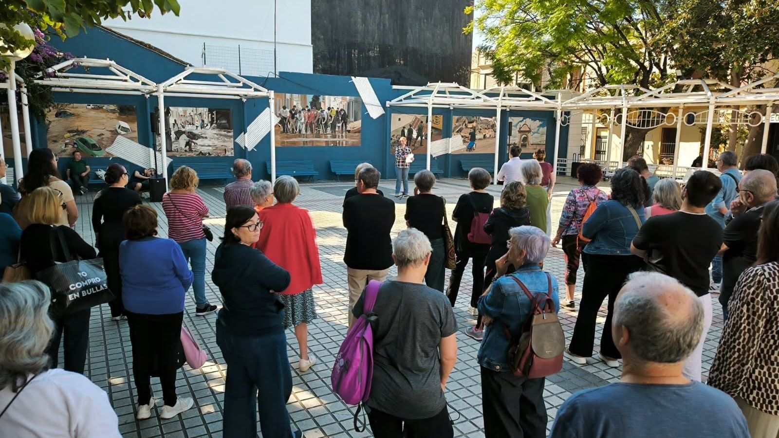 Homenatge que ha dedicat Benetússer a les víctimes de la dana este migdia