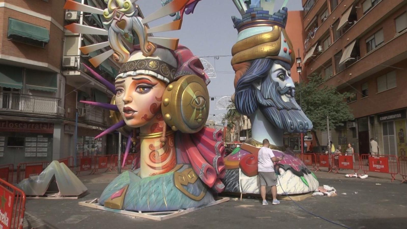 Alacant es retroba amb la plantà de les Fogueres