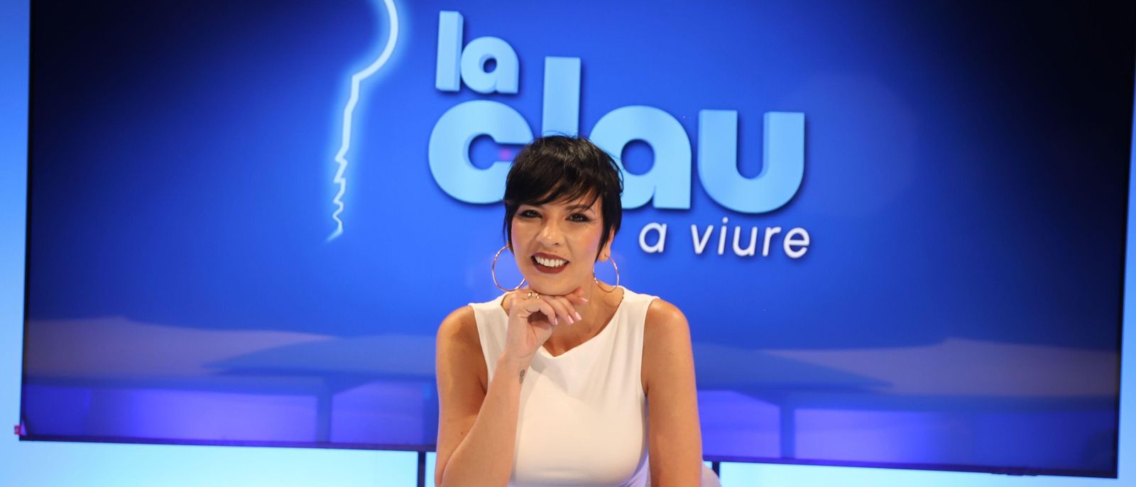 Maria Domínguez, presentadora de 'La Clau per a viure', el programa d'À Punt que tracta el problema de la vivenda