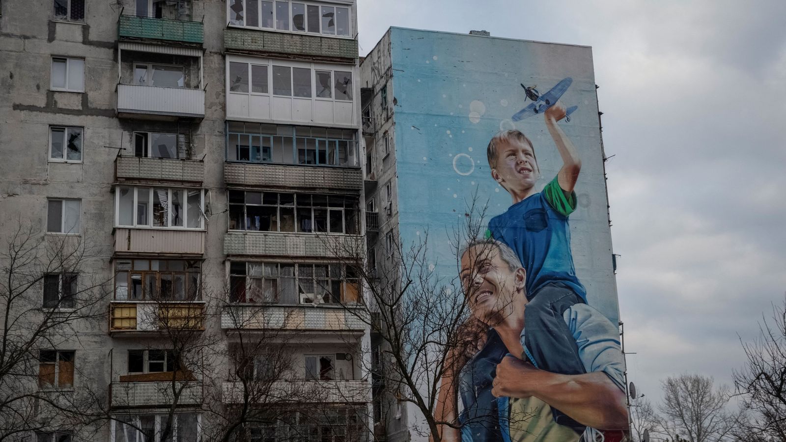 Edificis danyats per un atac militar rus a Bakhmut