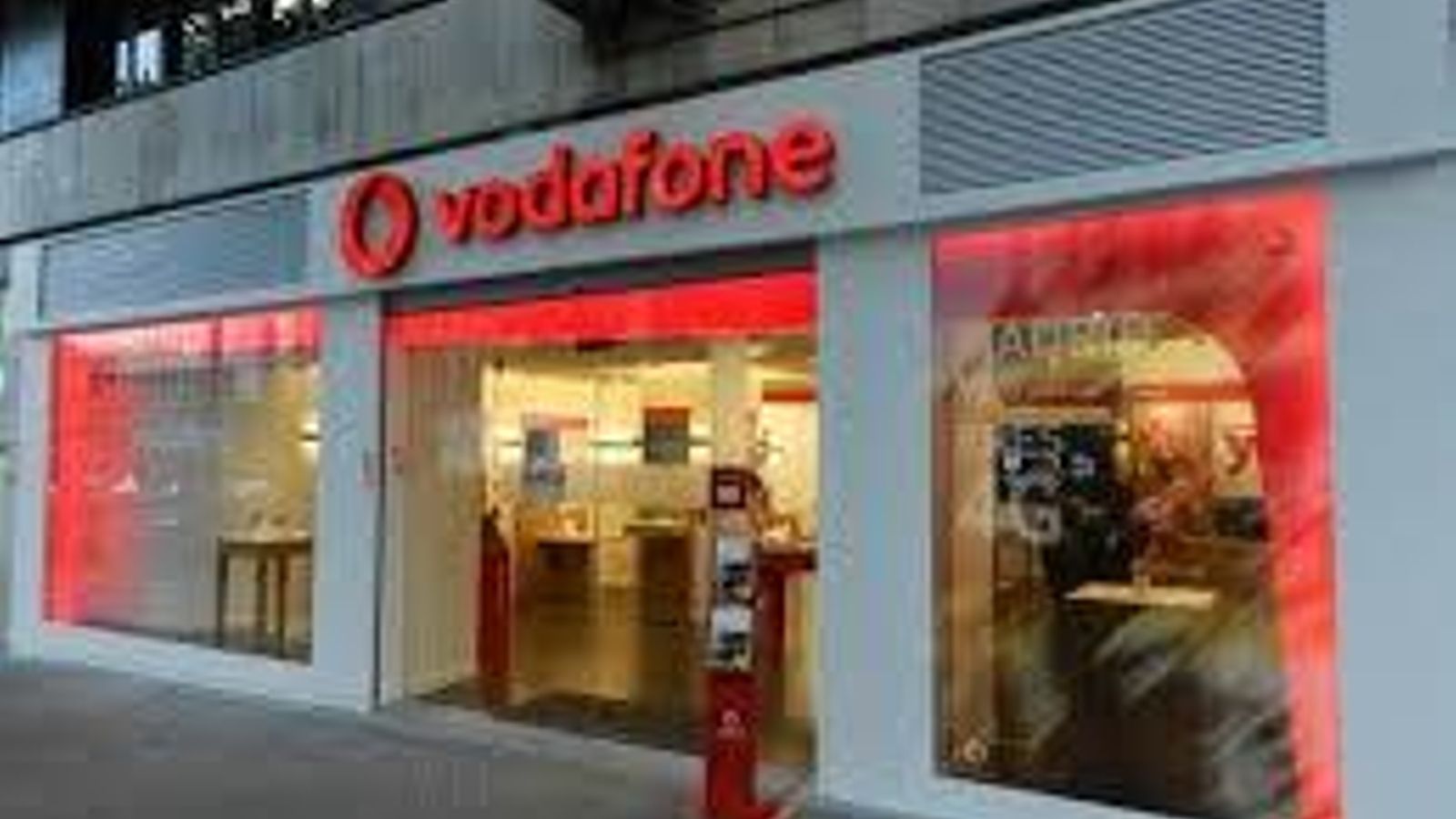 Primera reunió entre Vodafone i els sindicats per a negociar l\'ERO