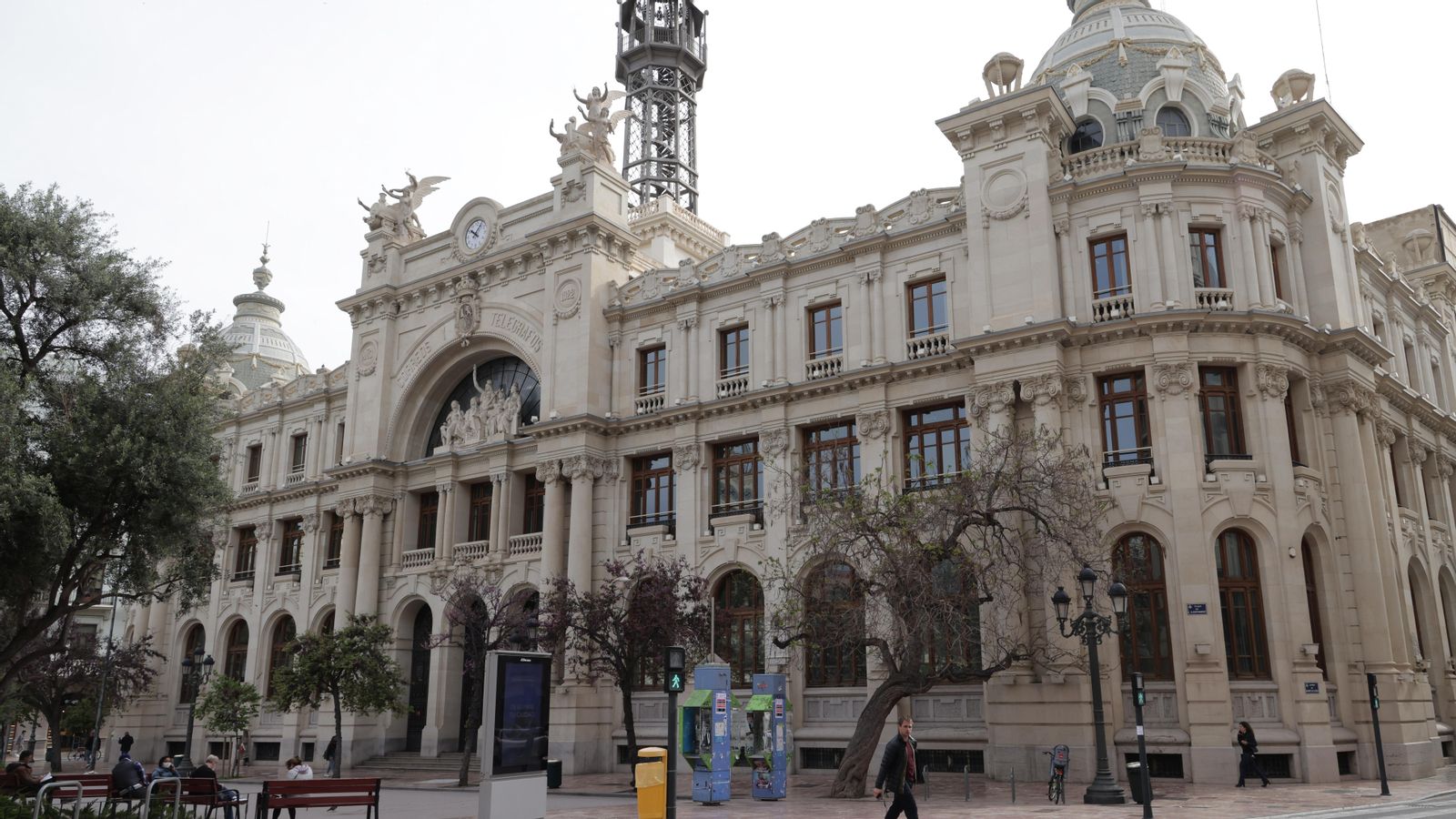 Antiga seu de Correus a la plaça de l'Ajuntament de València