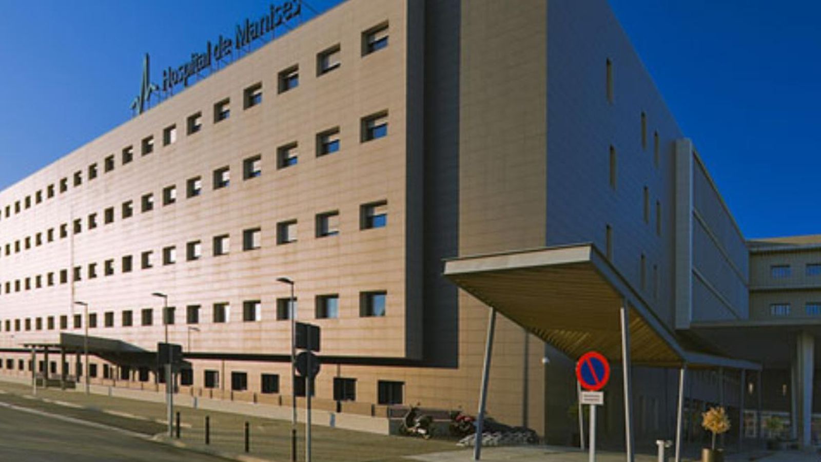 El veí va ser atés a l'Hospital de Manises, on continua estable