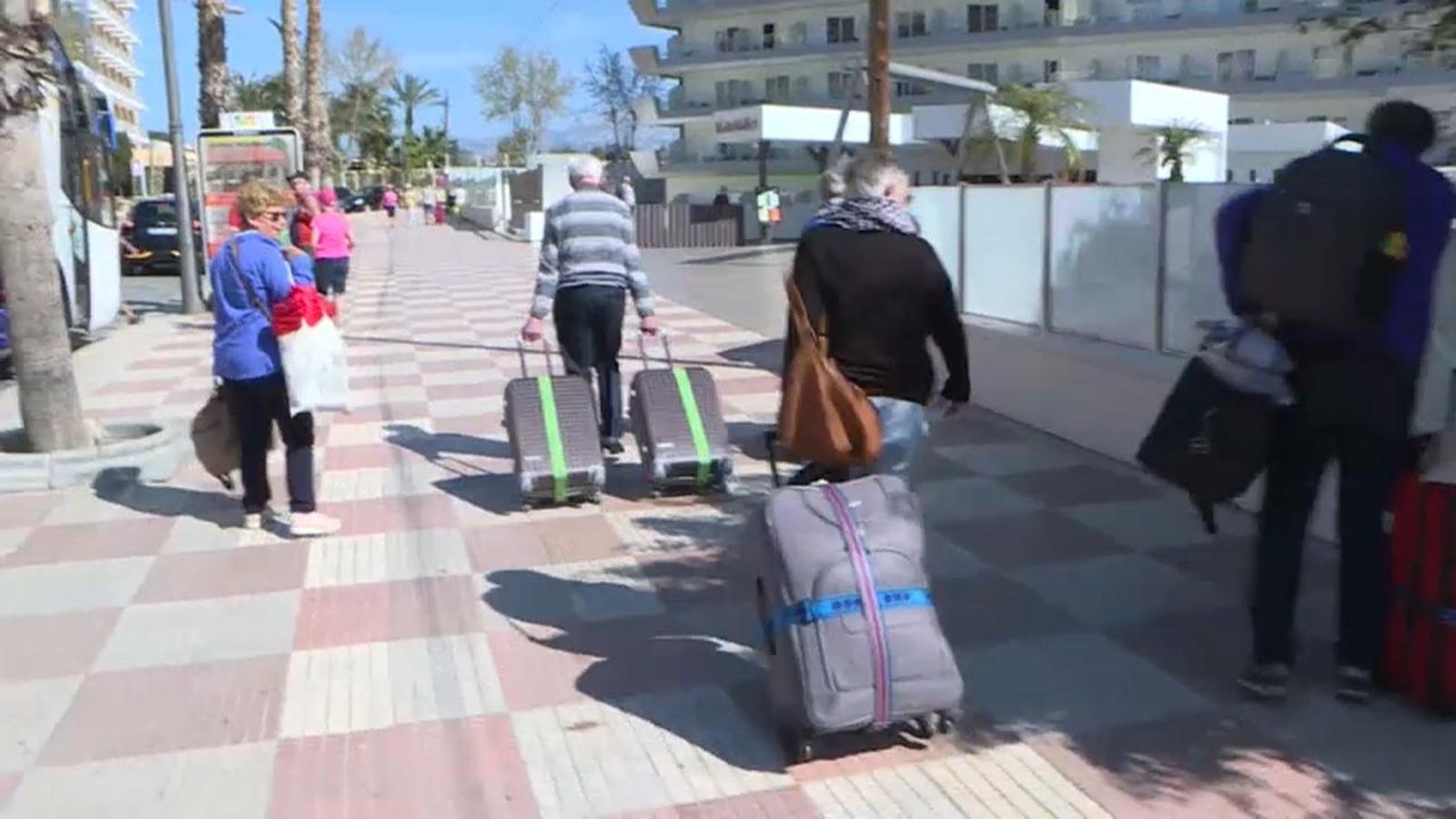La majoria dels allotjaments turístics ja havien abaixat la persiana per la falta de demanda.
