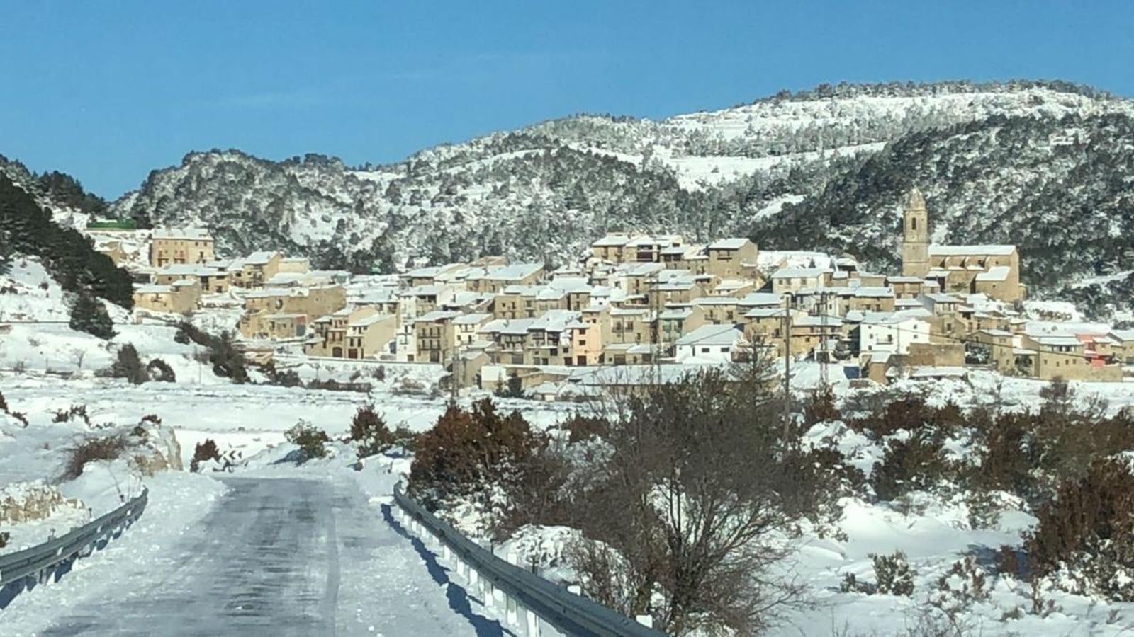 La Generalitat vol trencar l'escletxa digital que afecta les zones rurals valencianes La Generalitat vol trencar l\'escletxa digital que afecta les zones rurals valencianes