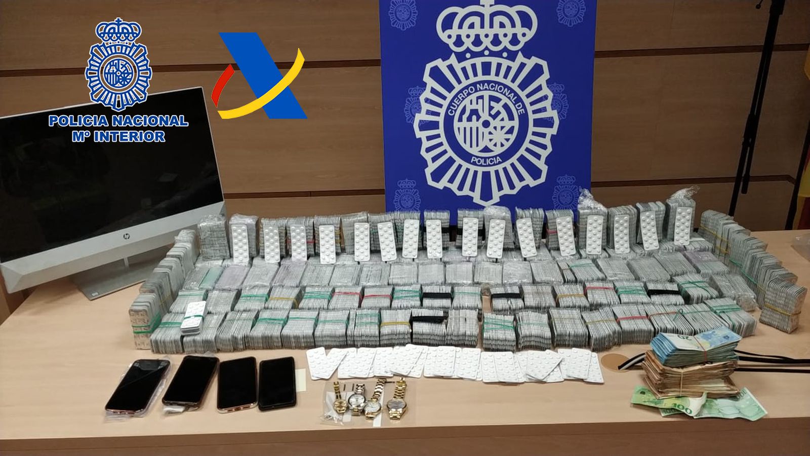 Material incautat en l'operació policial