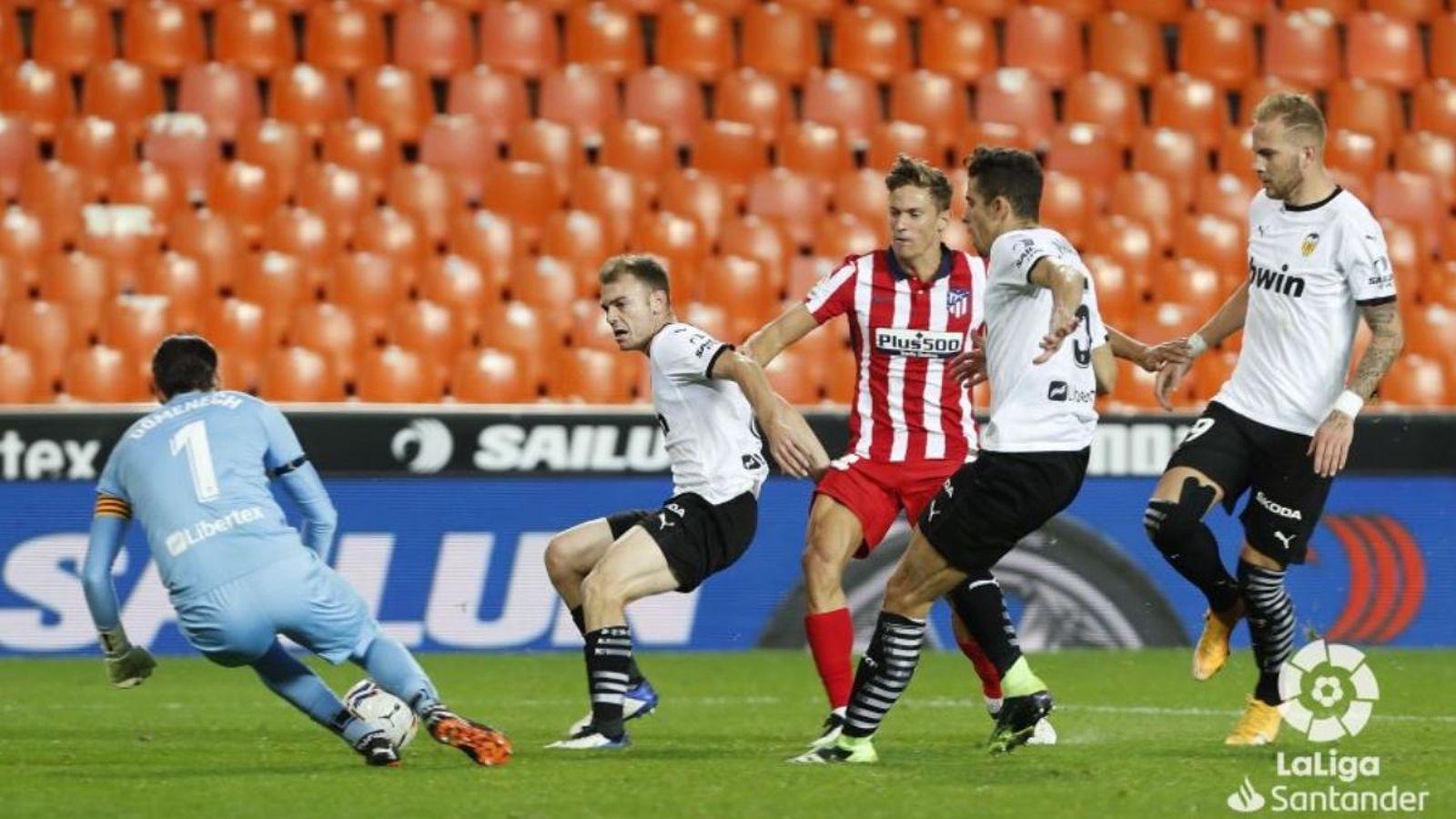 Un autogol va condemnar el València en l'enfrontament en la primera volta a Mestalla