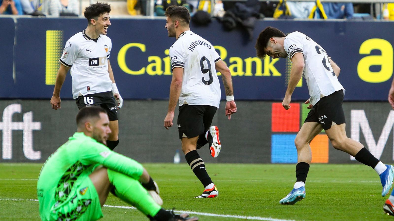 Diego López i Hugo Duro celebren el primer gol