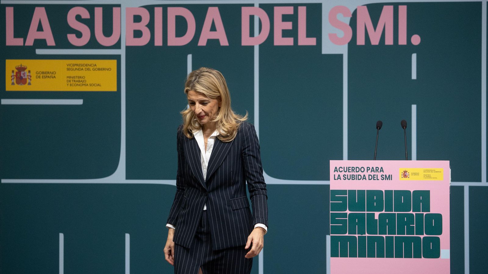 La ministra de Treball, Yolanda Díaz, després de la signatura amb els sindicats la revaloració del salari mínim en febrer