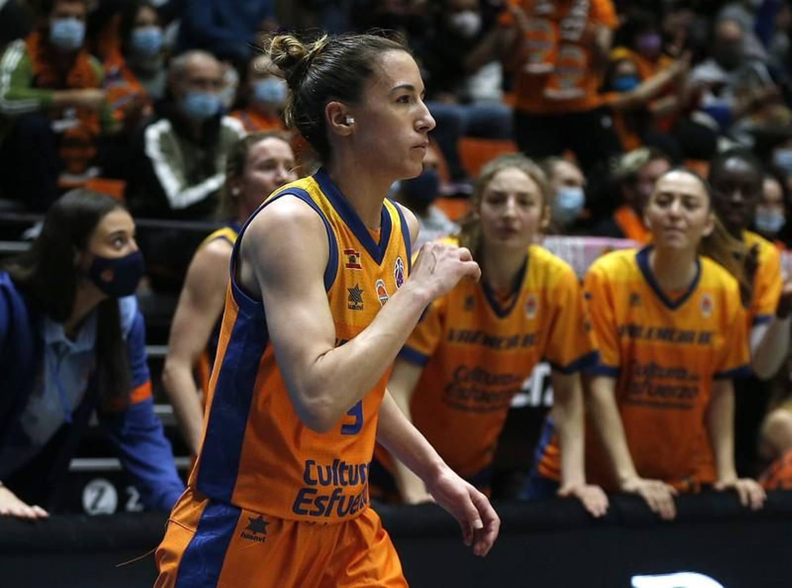 Queralt Casas, segona màxima anotadora de l'equip taronja contra l'Orman turc