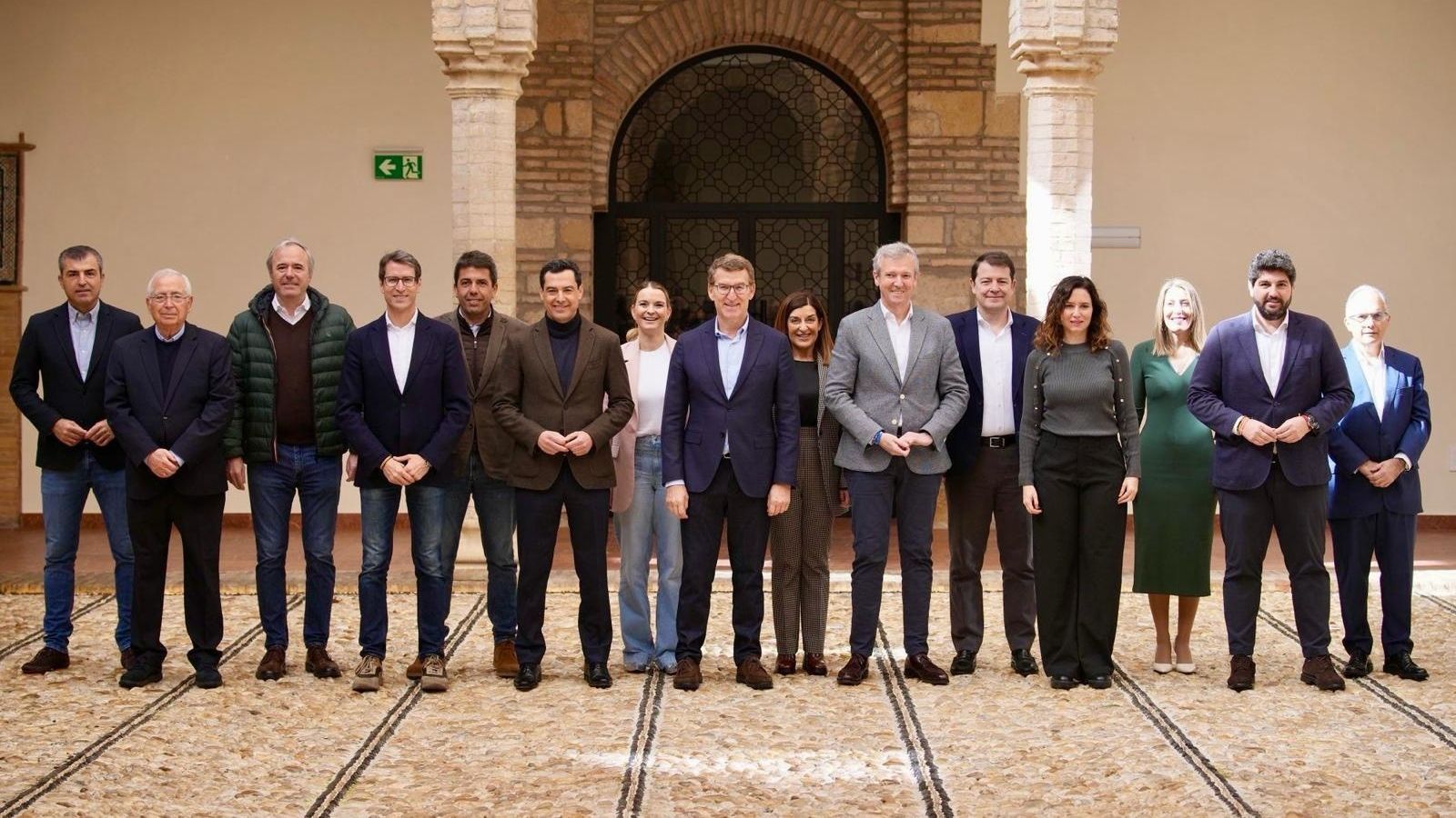 Foto de conjunt de la cimera de Còrdova celebrada pel PP al març del 2024