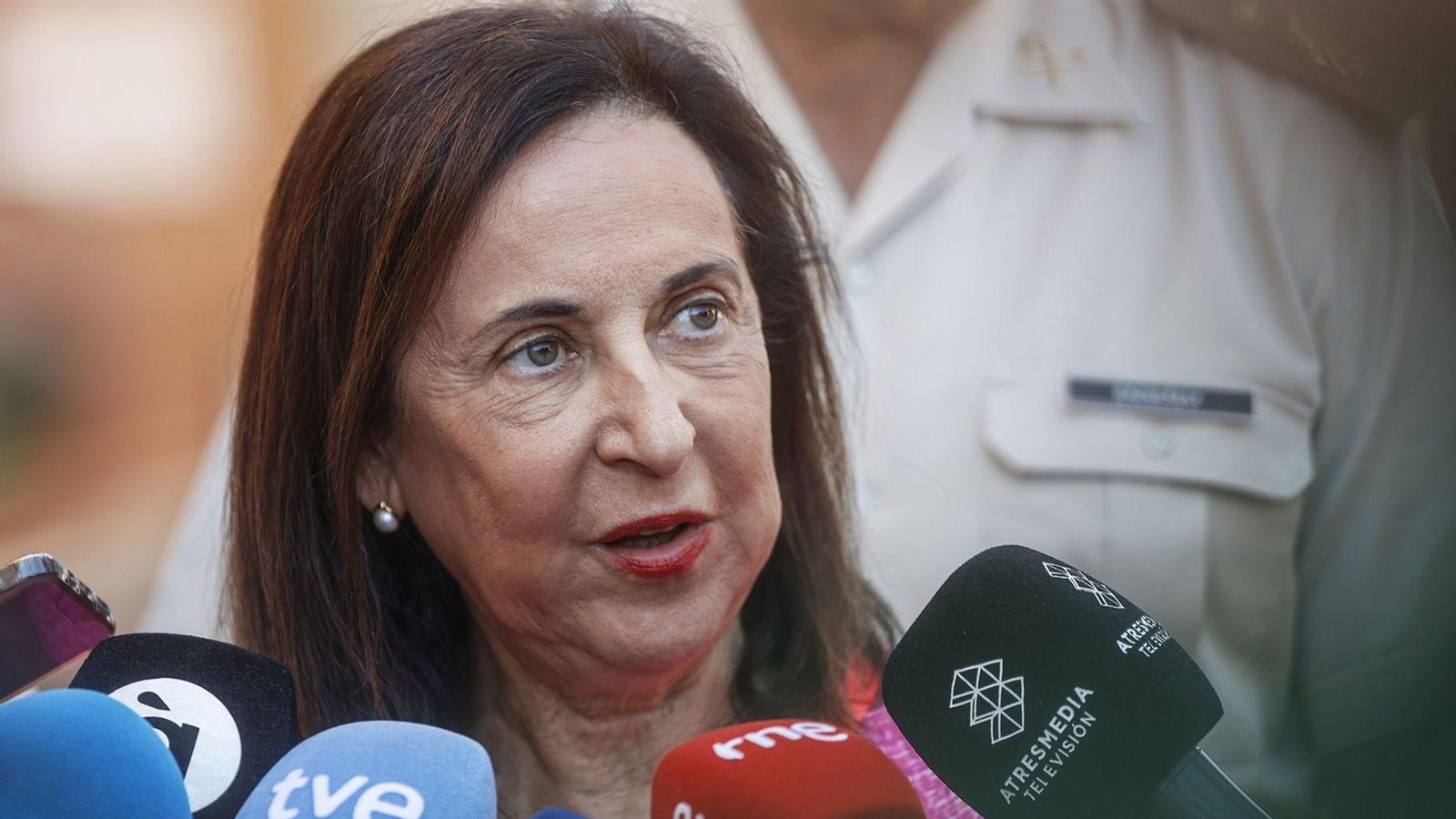 La ministra Margarita Robles, este divendres a València