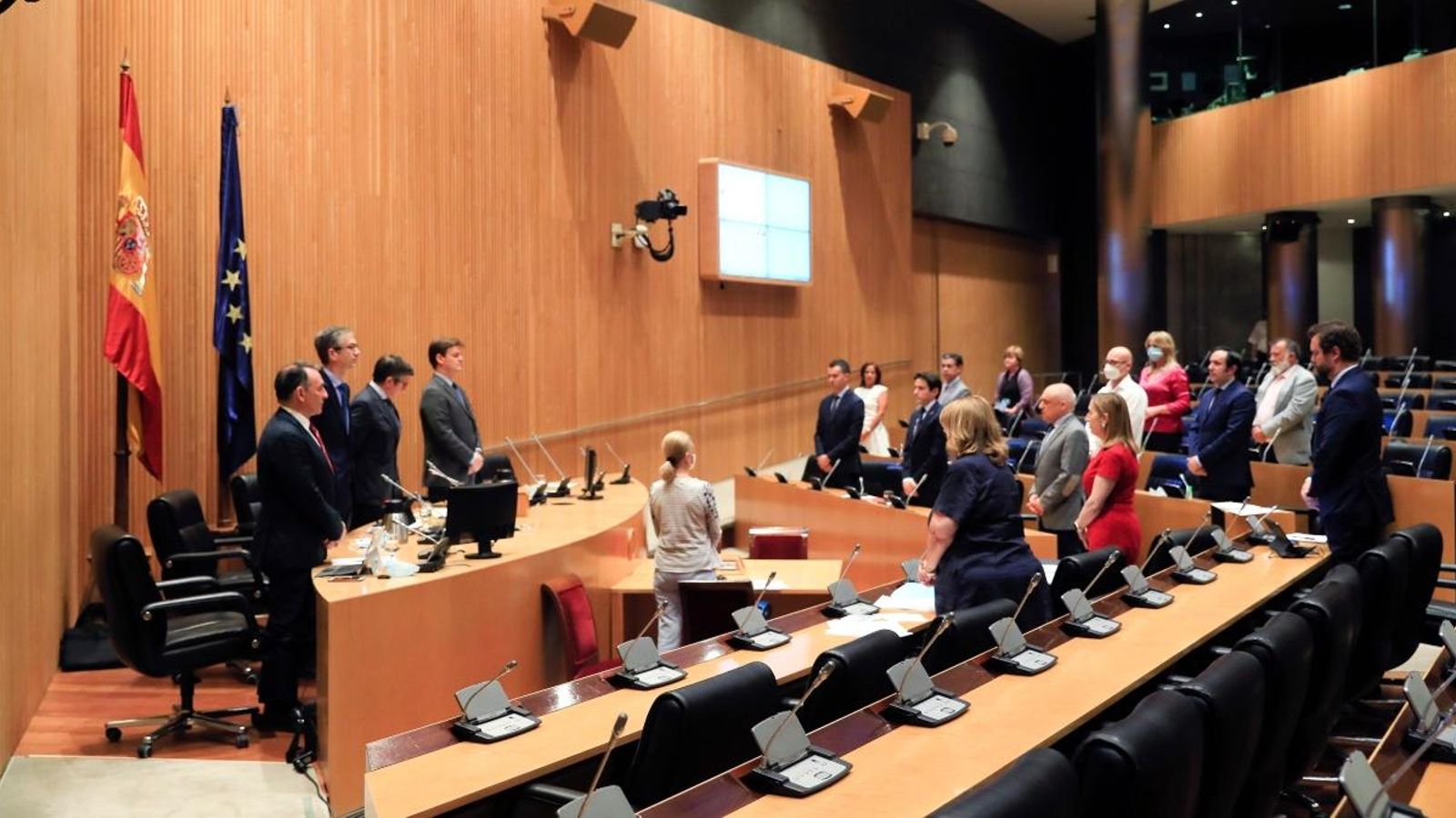 Minut de silenci de la comissió de reconstrucció social i econòmica aquest dimarts en memòria de les víctimes de la Covid-19