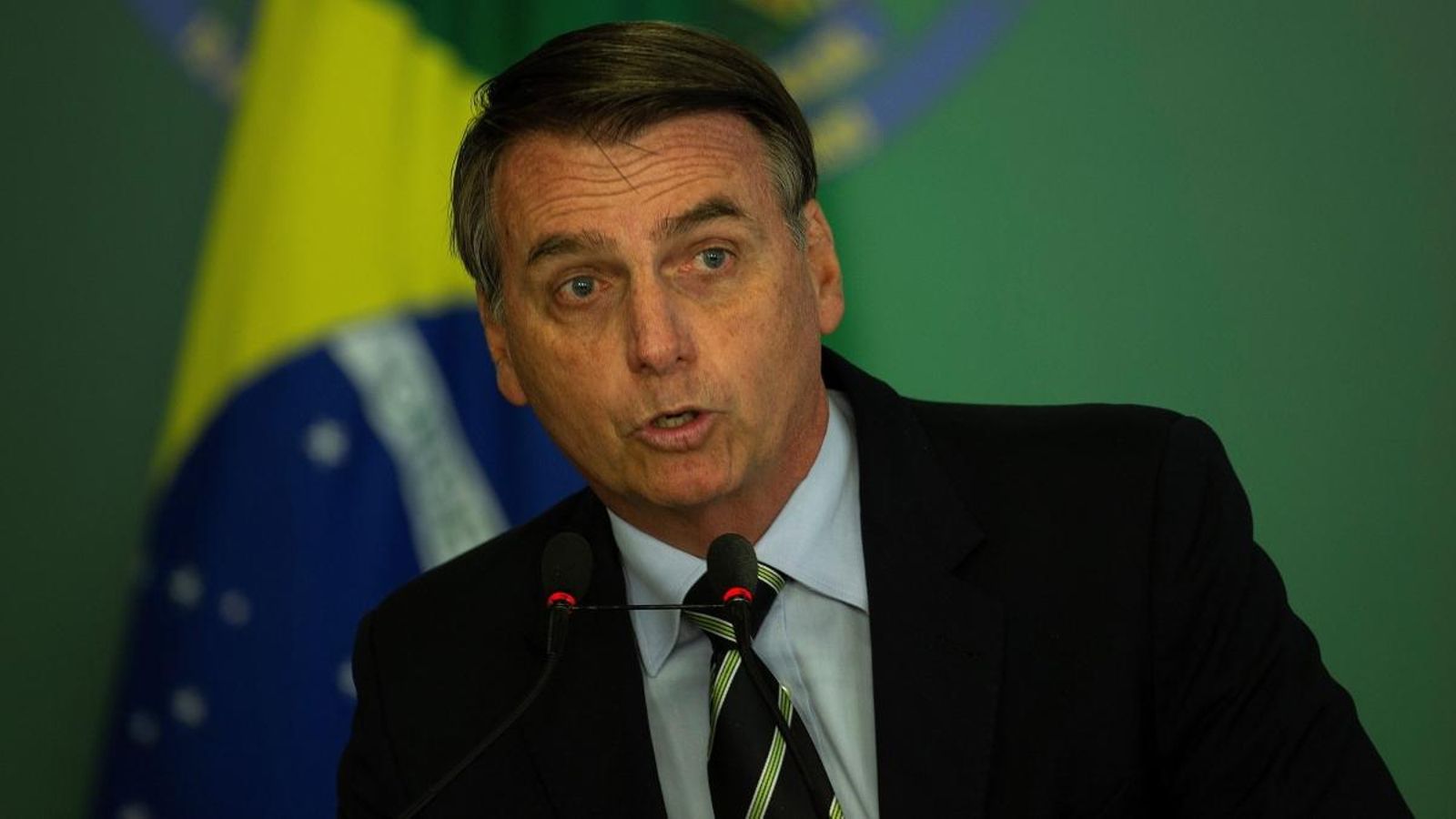 El president Jair Bolsonaro després de firmar el decret que facilita la possessió d’armes El president Jair Bolsonaro després de firmar el decret que facilita la possessió d’armes