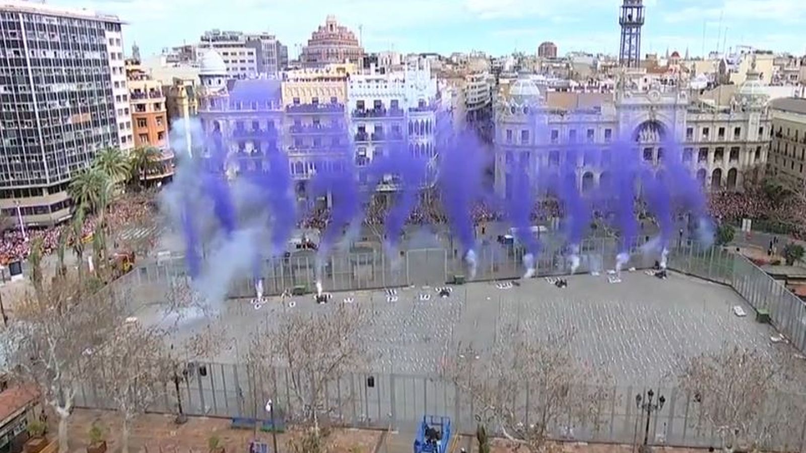Imatge d'arxiu de la mascletà de 2024 en honor al Dia internacional de la dona