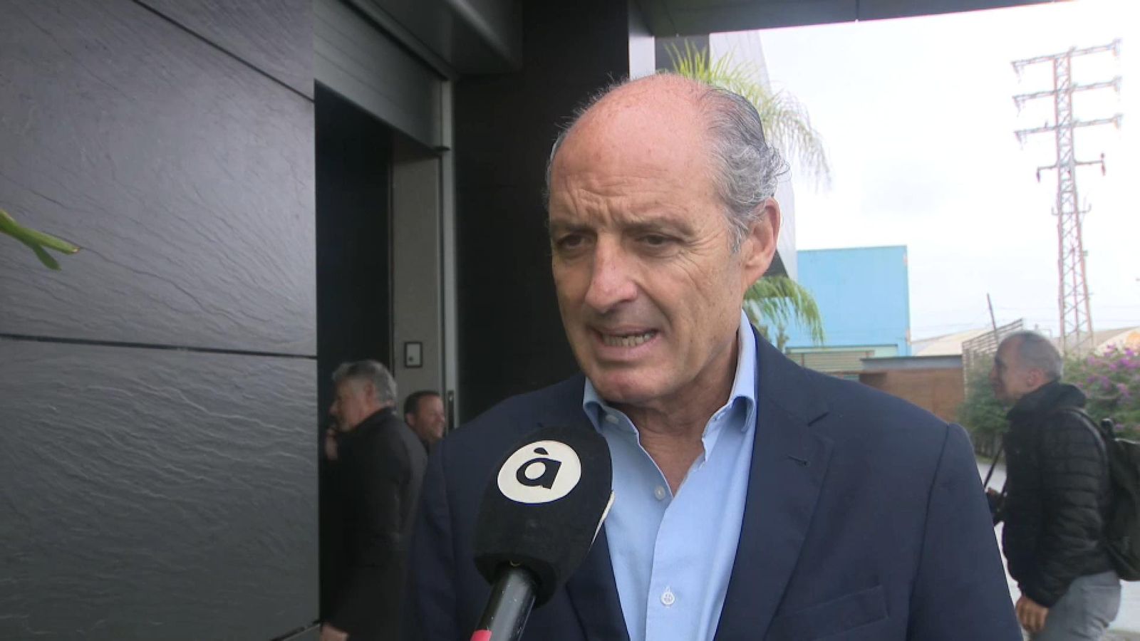 Camps a Borriana en un esmorzar amb militants del PP