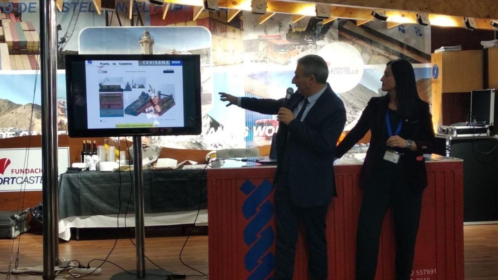 El president del Port de Castelló, Francisco Toledo, durant la seua intervenció a Cevisama