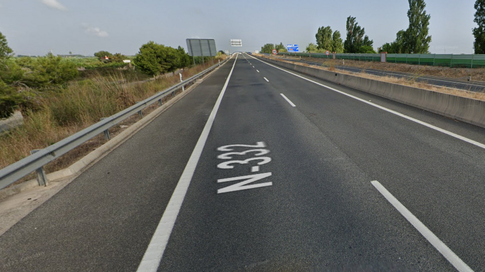La carretera N-332 al seu pas de Sueca