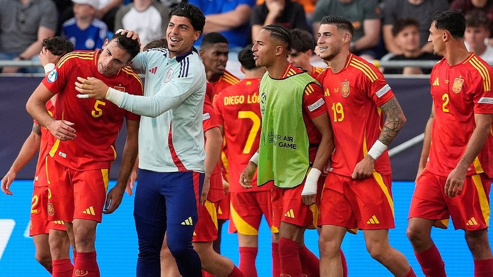 Celebració del gol de César Tárrega