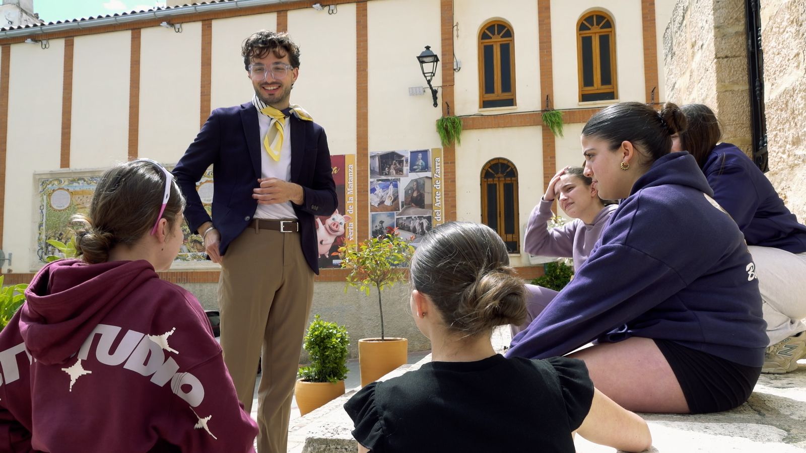 Zarra és un poble que exemplifica com l’arribada de nous residents procedents d’altres països pot contribuir a revitalitzar el territori i combatre el despoblament