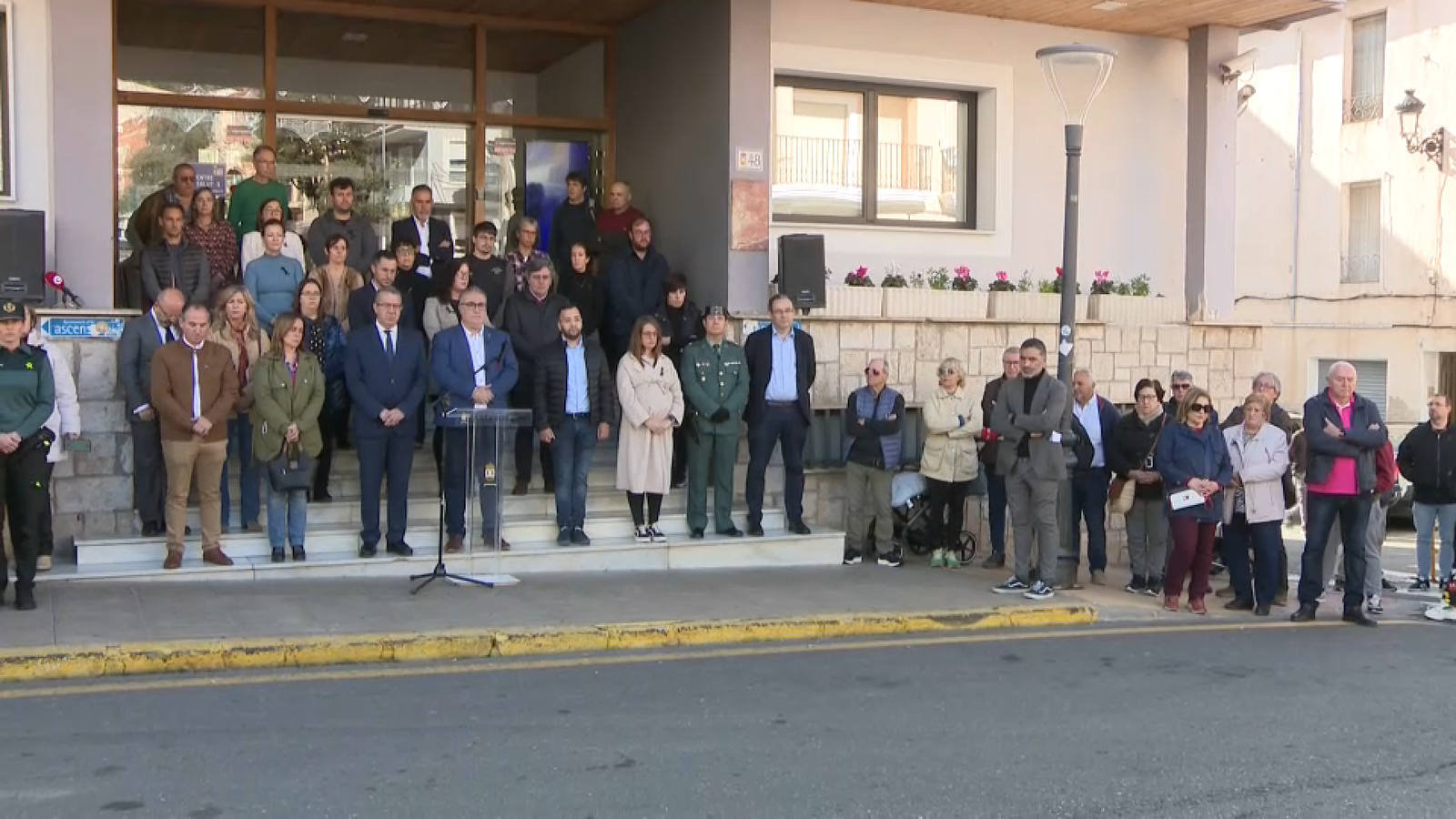 Minut de silenci a Ibi pels tres treballadors morts en l'exposió d'una fàbrica