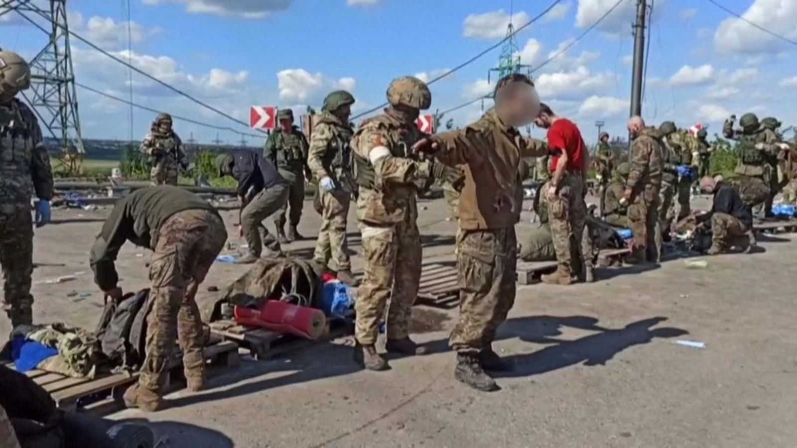 Rendició dels últims soldats ucraïnesos a la ciutat de Mariúpol