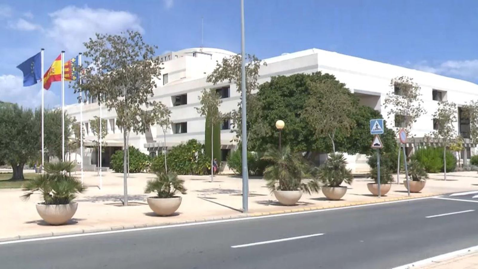 La Universitat d’Alacant recuperarà el grau de medicina, tot i que espera el vistiplau de la Conselleria d’Educació La Universitat d’Alacant recuperarà el grau de medicina, tot i que espera el vistiplau de la Conselleria d’Educació
