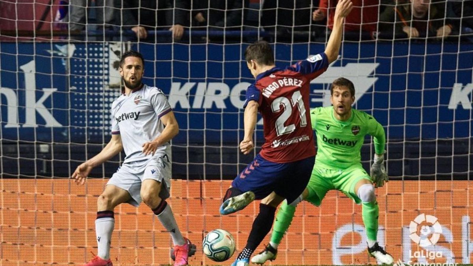 Íñigo Pérez, autor del primer gol, en la jugada del segon gol