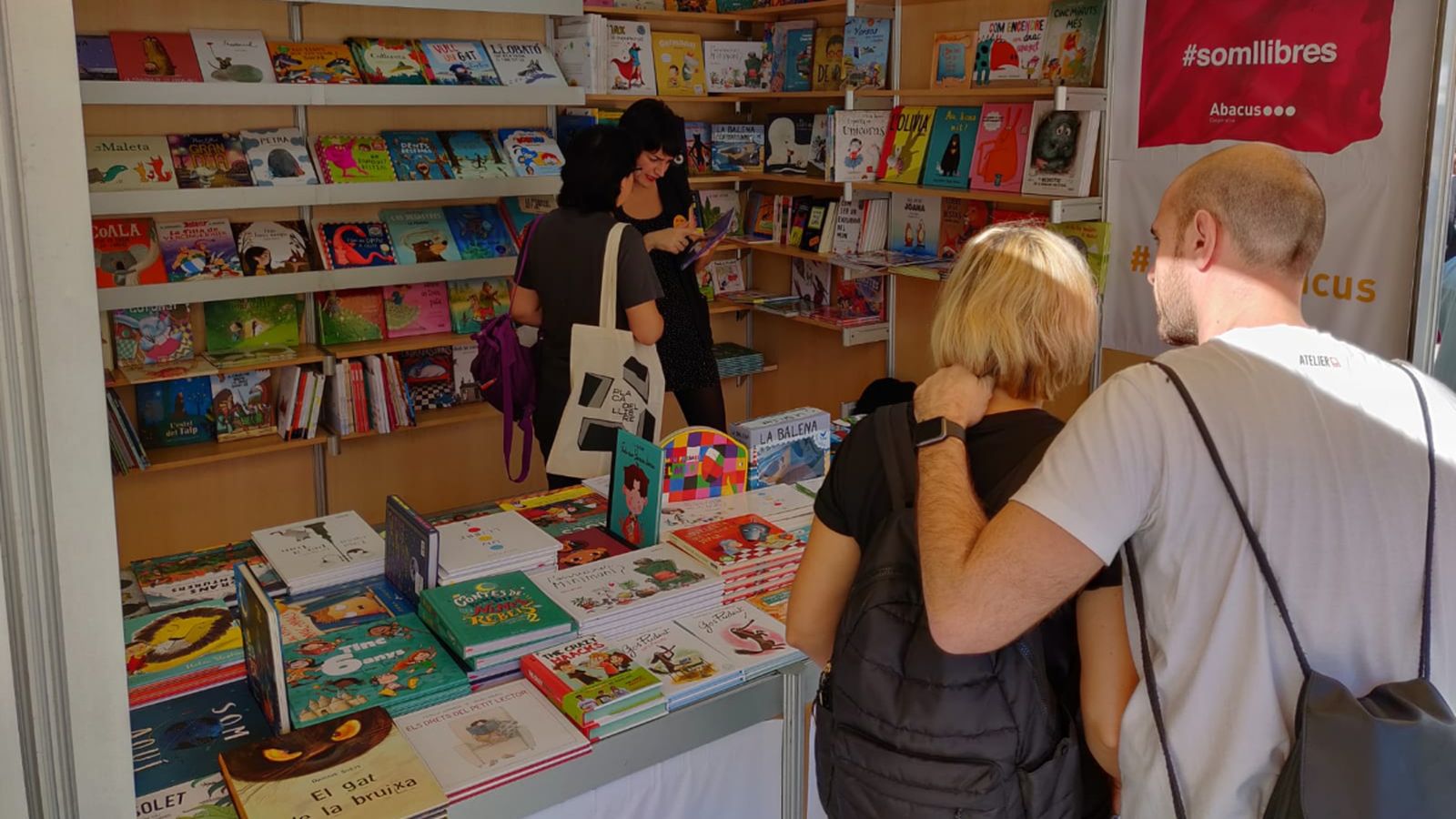 Caseta de la Plaça del Llibre de València en una imatge d'arxiu