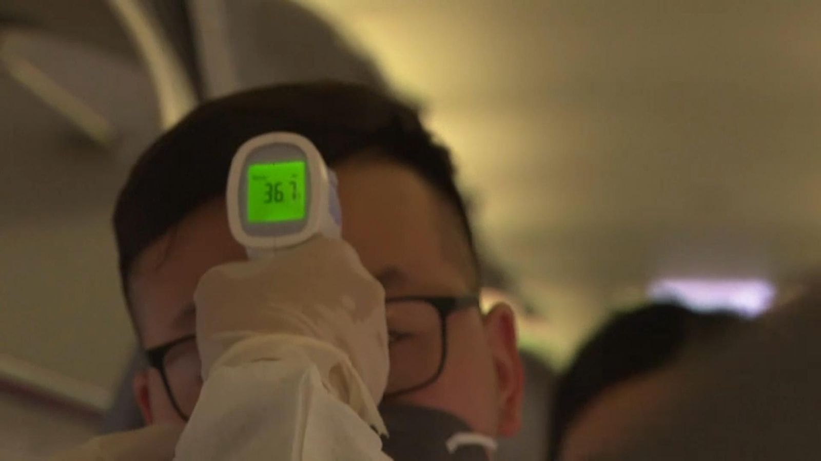 Per a evitar la propagació de l'epidèmia en els aeroports xinesos es realitzen controls de temperatura