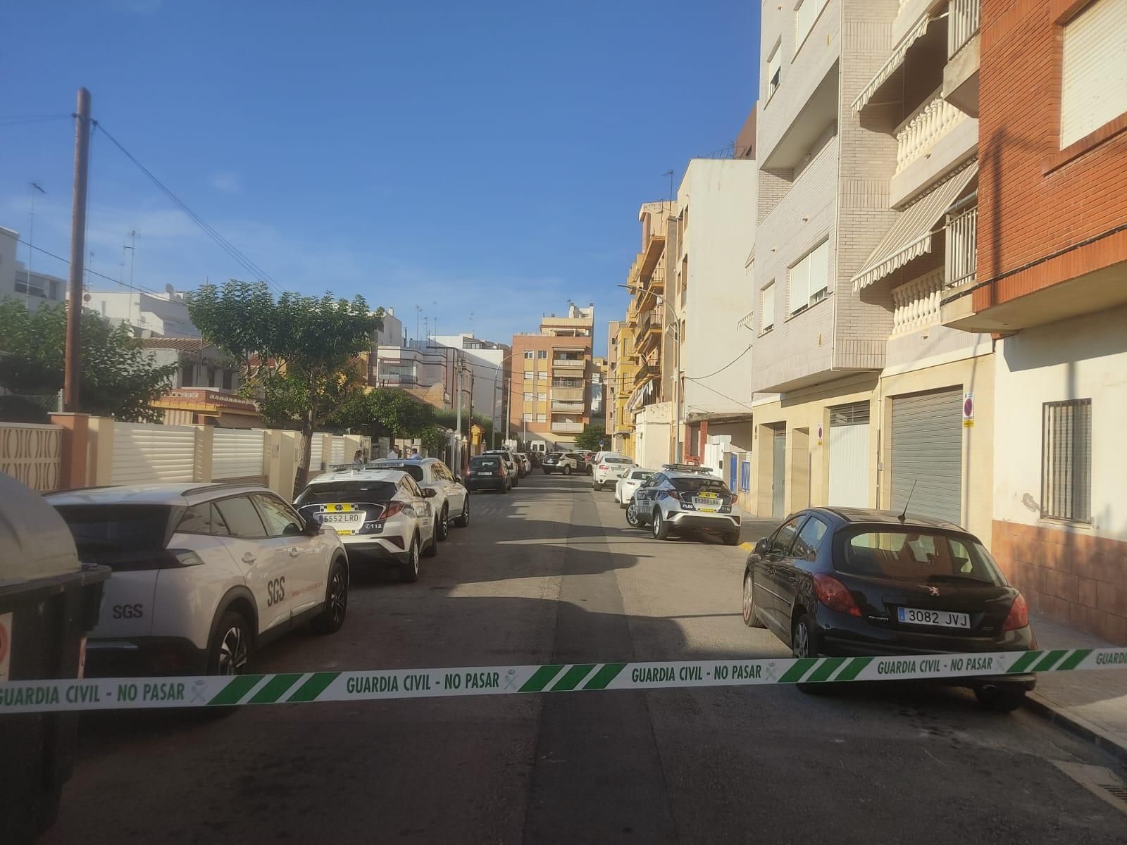 La Guàrdia Civil ha acordonat el carrer Illes Balears de Borriana (Plana Baixa)