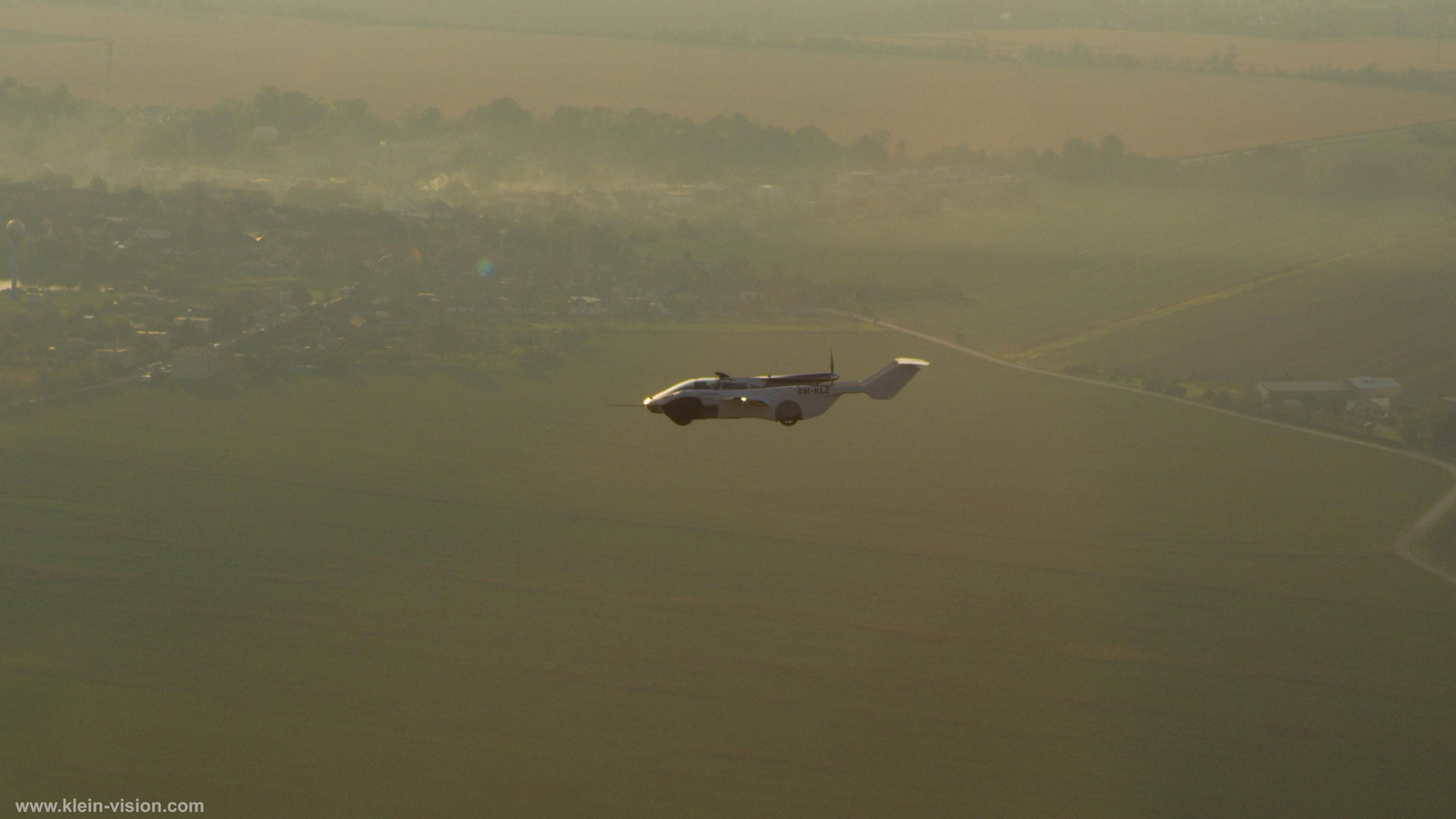 L'Air Car en ple vol