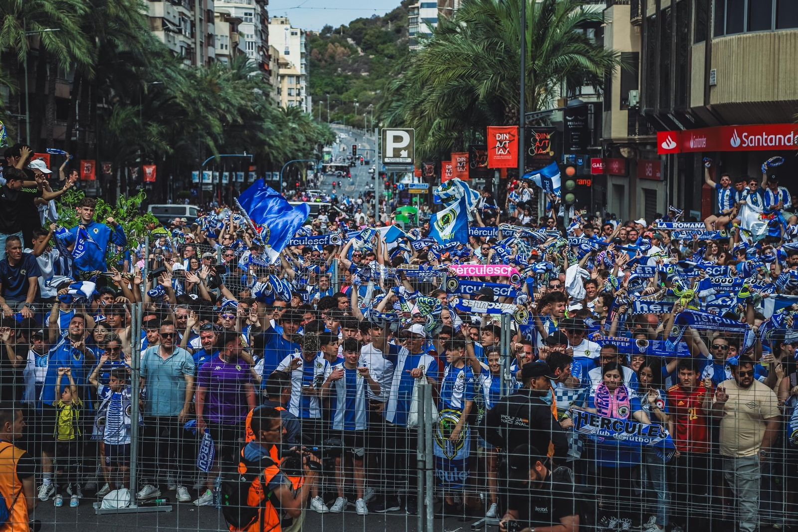 L'alegria de l'afició de l'Hèrcules després de l'ascens