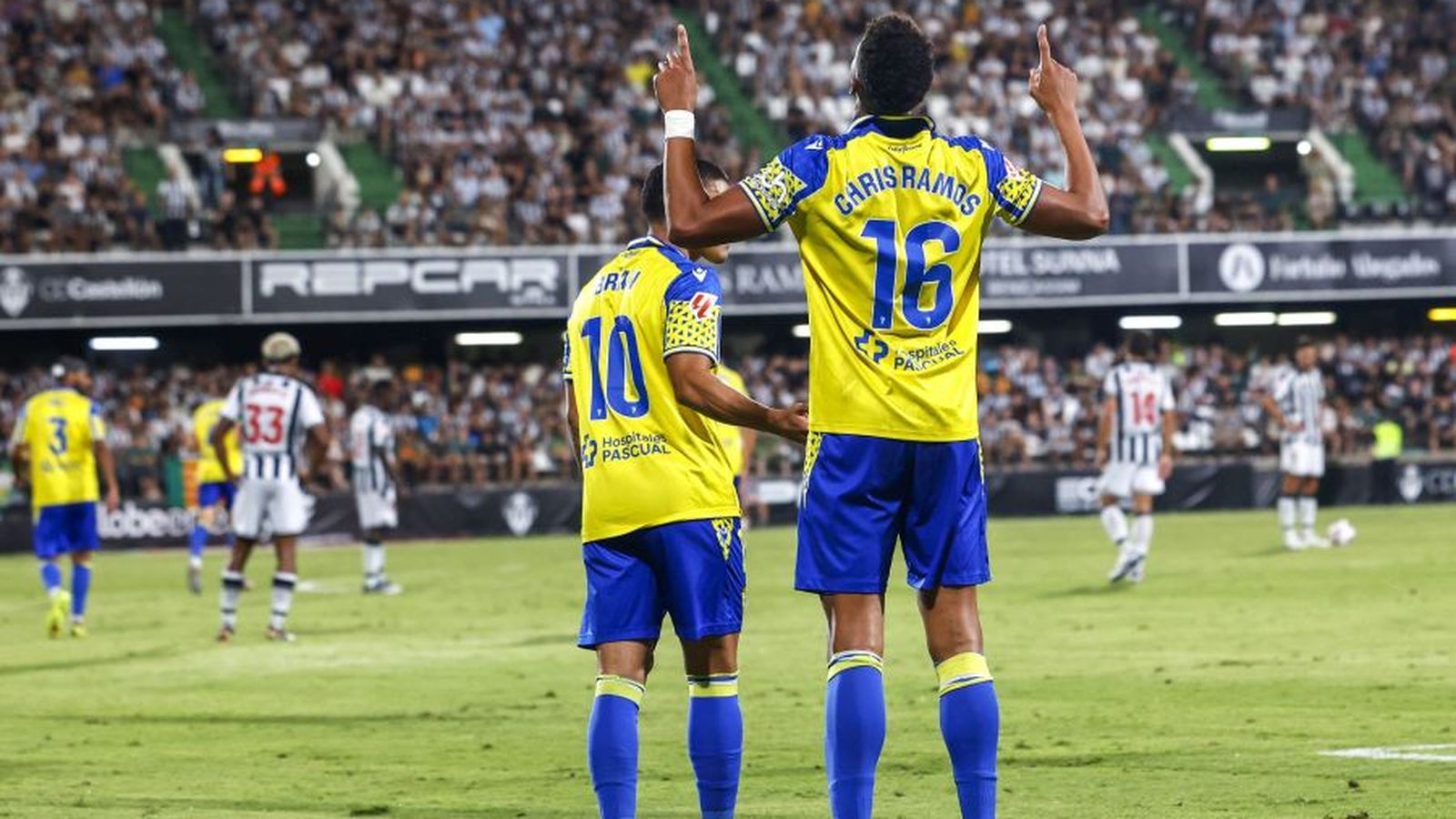 Chris Ramos celebra un gol a Castàlia