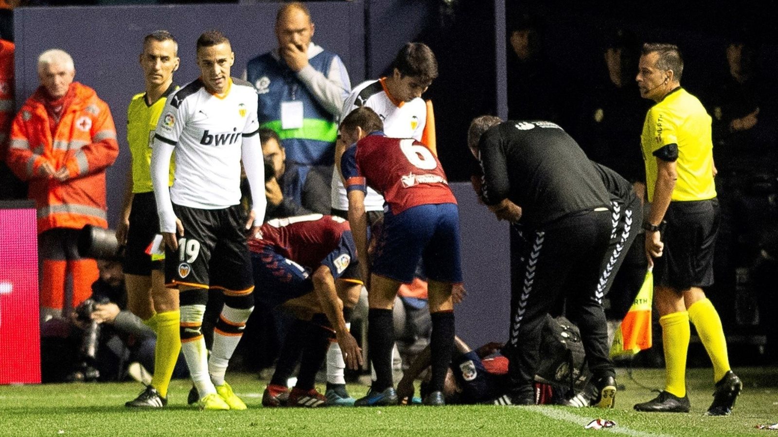 Rodrigo ha sigut expulsat en una polèmica acció en banda amb Estupiñán