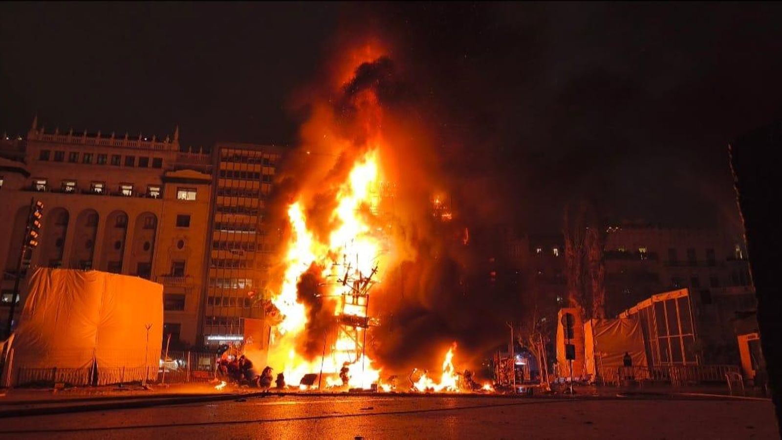 Cremà de la Falla municipal este dimecres a la nit