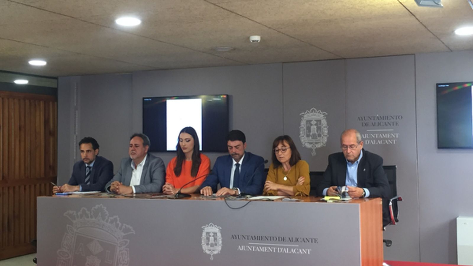 Roda de premsa a l'Ajuntament d'Alacant
